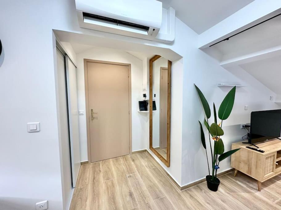 Appartement Climatise - 2Min Plage-Tram-Restaurant ニース エクステリア 写真