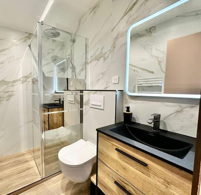 Appartement Climatise - 2Min Plage-Tram-Restaurant ニース エクステリア 写真