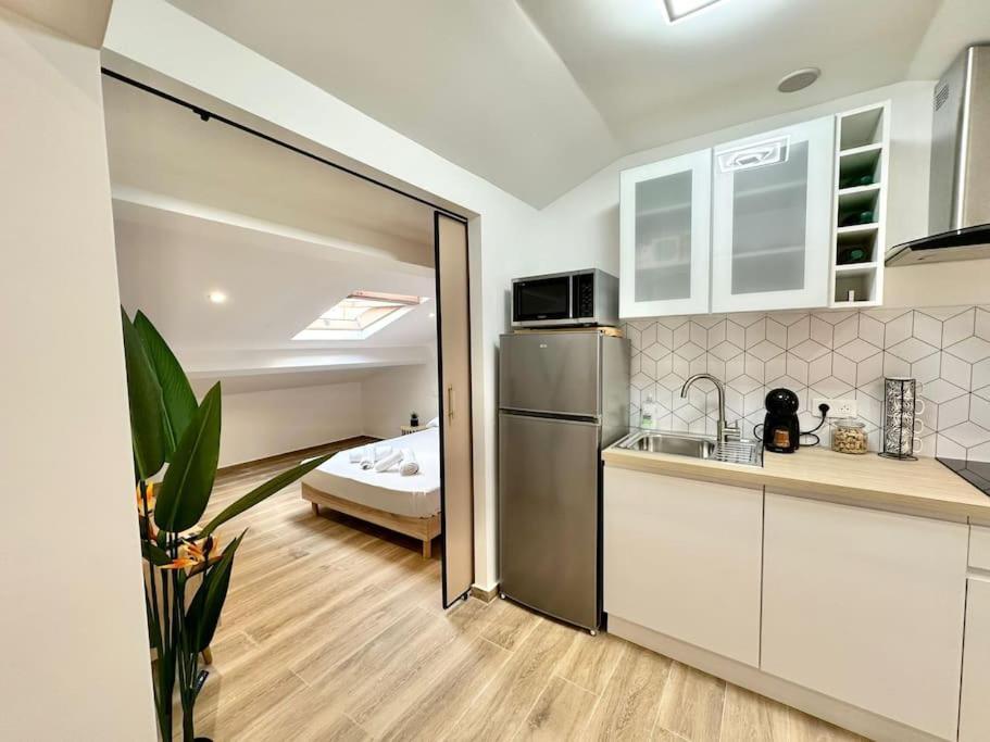 Appartement Climatise - 2Min Plage-Tram-Restaurant ニース エクステリア 写真